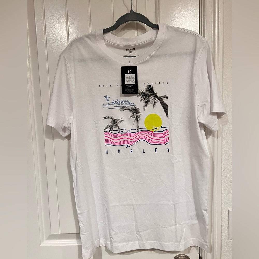 NWT Hurley eyes on the horizon T-shirt